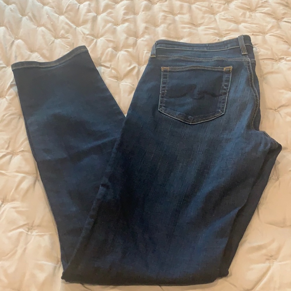 AG The Harper Essential Straight. Size 28 R